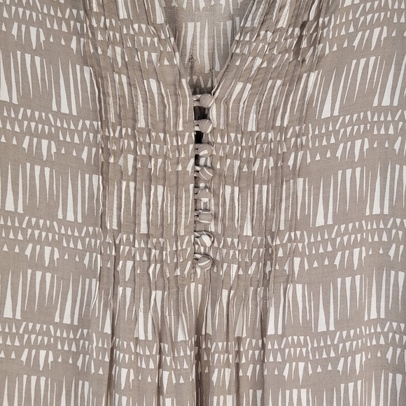 Fossil Taupe and Cream Longsleeve Pintuck Button Down V-neck Dress, EUC, szS - Picture 3 of 6